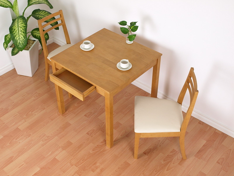 Hãy chọn bàn ăn 2 ghế có kích thước phù hợp.